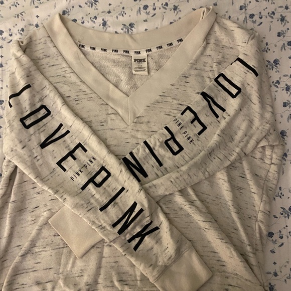 LOVE PINK cream pull over v-neck sweater - Picture 1 of 8